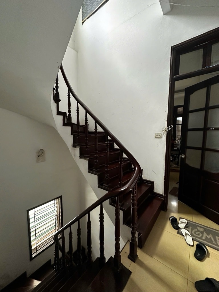 Bán nhà Láng - diện tích 125m2 3 tầng - Nhà 3 tầng đang làm căn hộ cho thuê - giá 22 tỷ