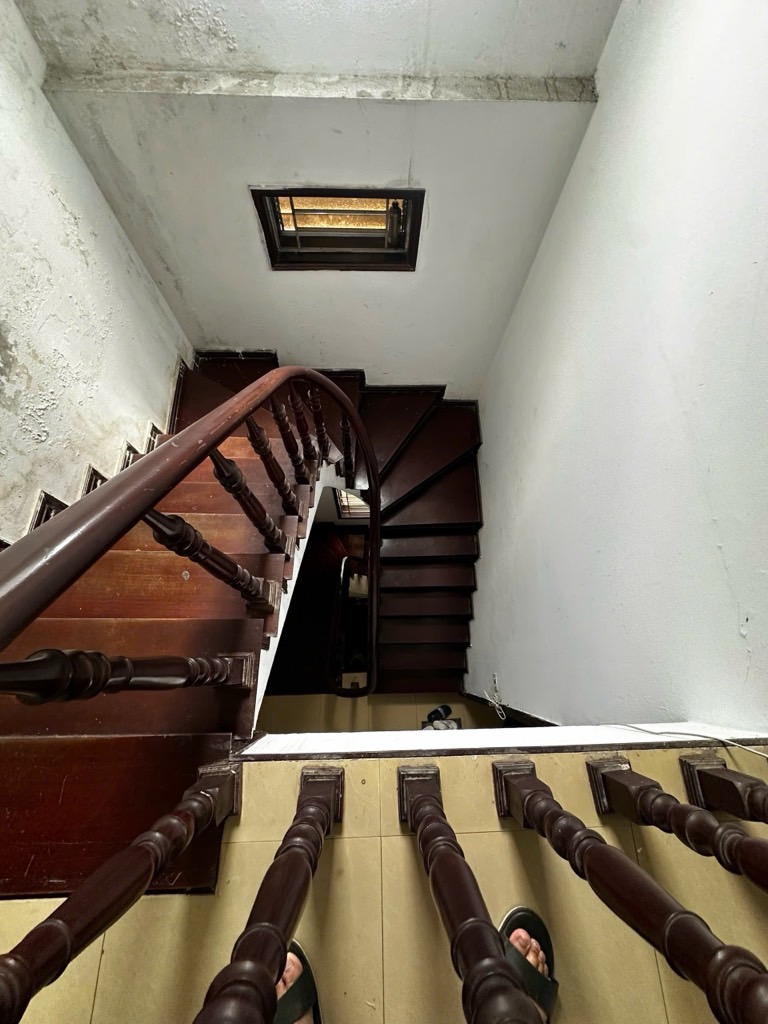 Bán nhà Láng - diện tích 125m2 3 tầng - Nhà 3 tầng đang làm căn hộ cho thuê - giá 22 tỷ