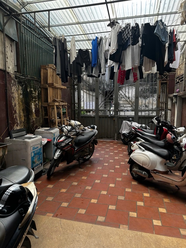 Bán nhà Láng - diện tích 125m2 3 tầng - Nhà 3 tầng đang làm căn hộ cho thuê - giá 22 tỷ