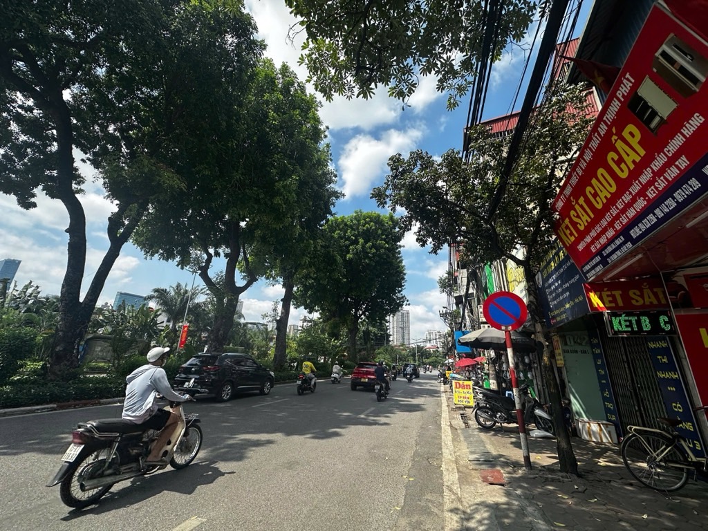 Bán nhà Láng - diện tích 125m2 3 tầng - Nhà 3 tầng đang làm căn hộ cho thuê - giá 22 tỷ