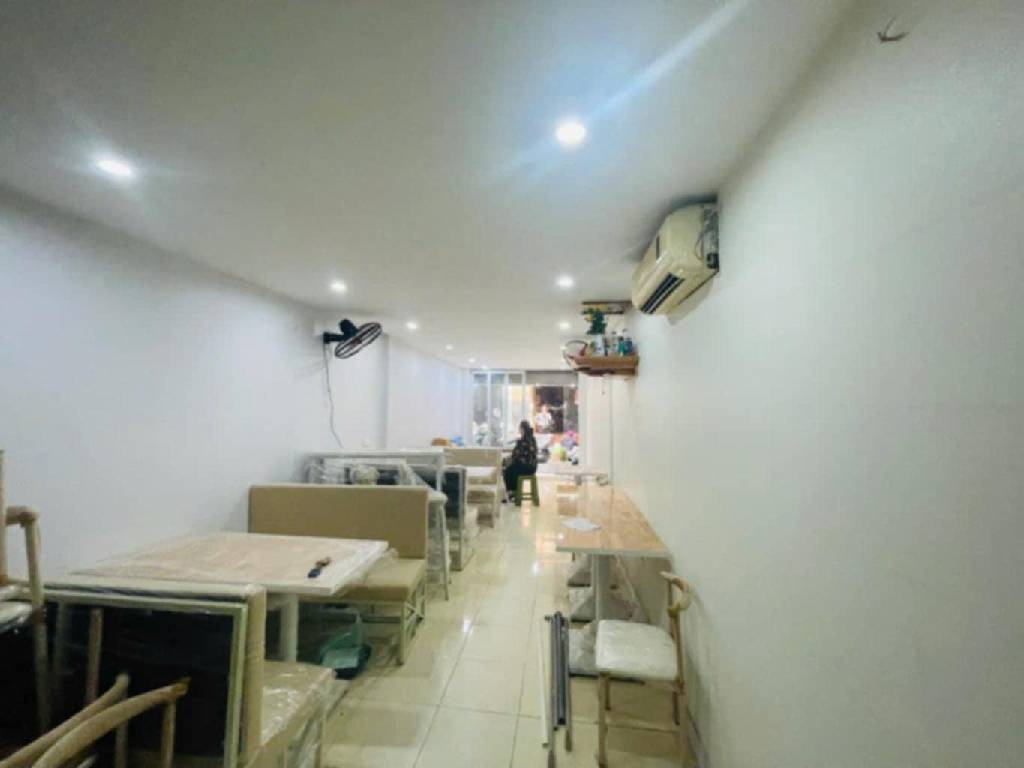 Bán nhà Thái Thịnh - diện tích 40m2 1 tầng - ô tô đỗ cửa - giá 5,25 tỷ