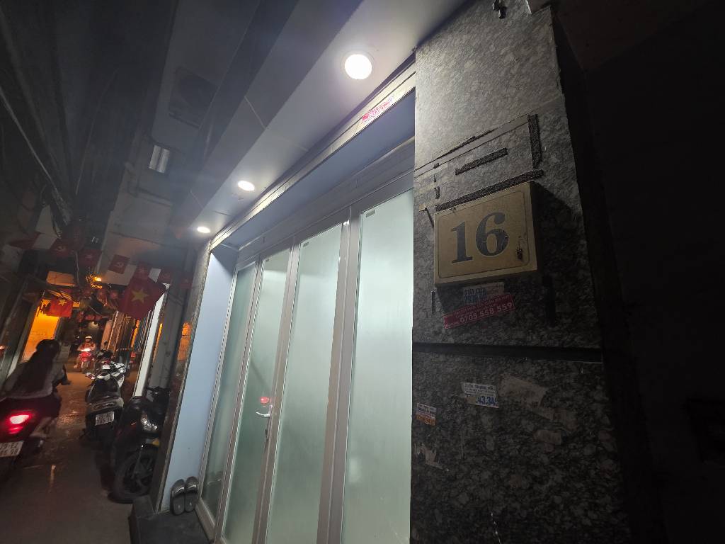 Bán nhà Ngõ chợ Khâm Thiên - diện tích 45,8m2 4 tầng - Mặt tiền rộng - giá 11,8 tỷ