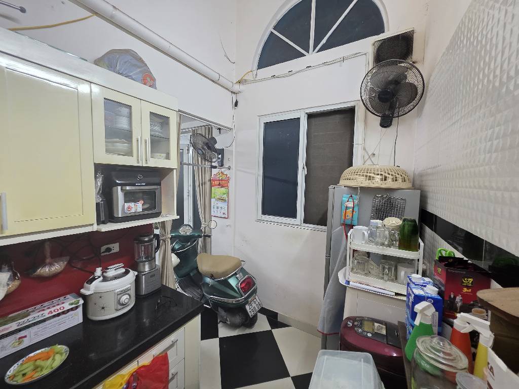 Bán nhà Ngõ chợ Khâm Thiên - diện tích 45,8m2 4 tầng - Mặt tiền rộng - giá 11,8 tỷ