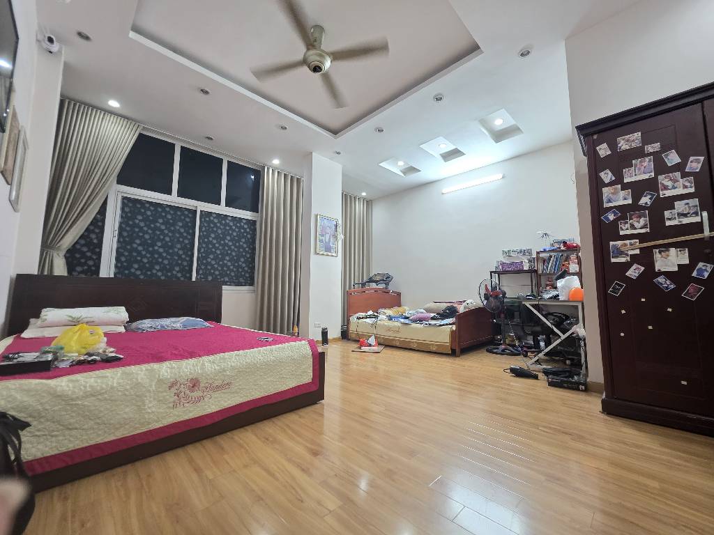 Bán nhà Ngõ chợ Khâm Thiên - diện tích 45,8m2 4 tầng - Mặt tiền rộng - giá 11,8 tỷ