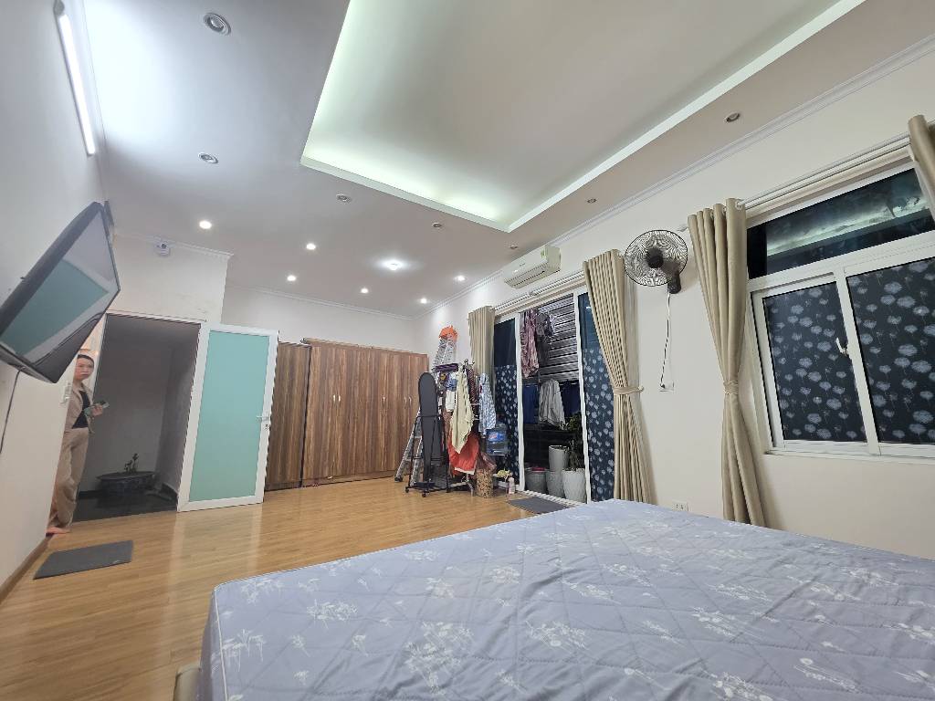 Bán nhà Ngõ chợ Khâm Thiên - diện tích 45,8m2 4 tầng - Mặt tiền rộng - giá 11,8 tỷ