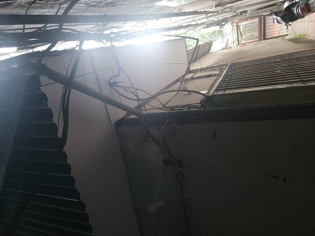 Bán nhà Nguyễn Công Trứ - diện tích 20m2 2 tầng - Lô góc 3 mặt thoáng - giá 4,2 tỷ