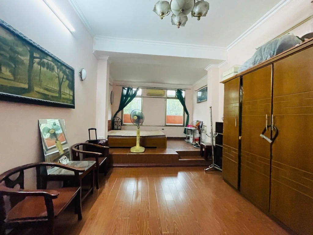 Bán nhà Đặng Tiến Đông - diện tích 26.7m2 5 tầng - Ô TÔ TRÁNH - giá 20 tỷ