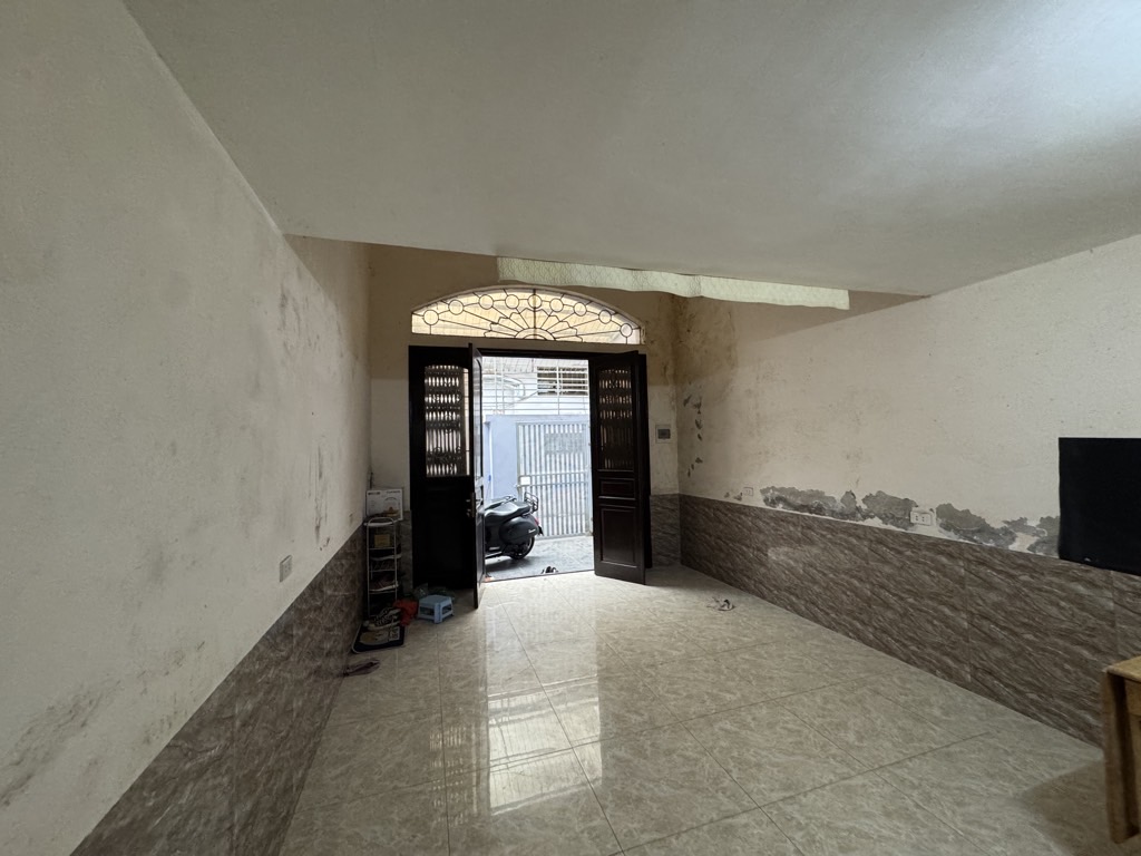 Bán nhà Quan Nhân - diện tích 54.3m2 3 tầng - Nhà cũ - giá 14,9 tỷ