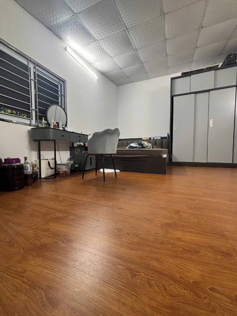 Bán nhà Vĩnh Hoàng - diện tích 28m2 2 tầng - Ô tô đỗ cửa - giá 1,75 tỷ