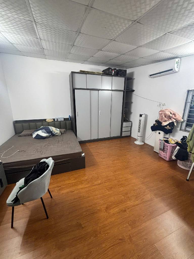 Bán nhà Vĩnh Hoàng - diện tích 28m2 2 tầng - Ô tô đỗ cửa - giá 1,75 tỷ