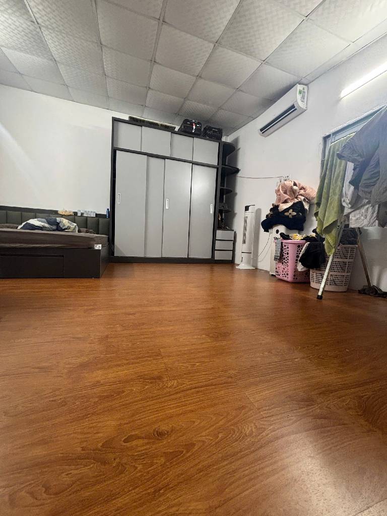 Bán nhà Vĩnh Hoàng - diện tích 28m2 2 tầng - Ô tô đỗ cửa - giá 1,75 tỷ