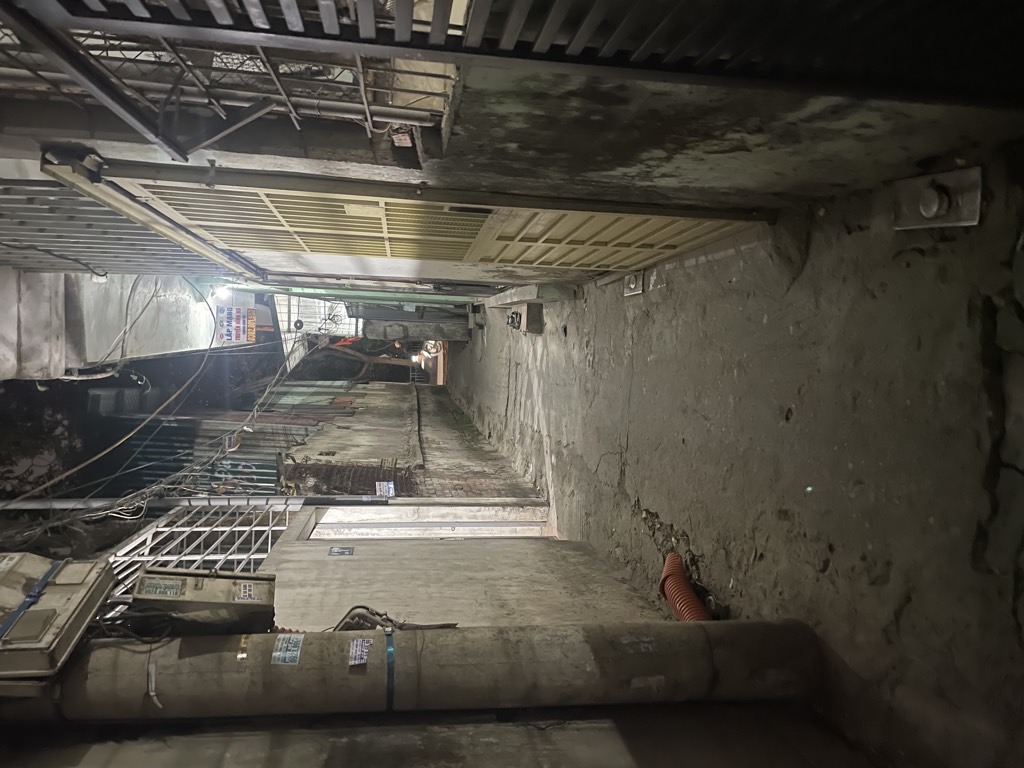 Bán nhà Trịnh Đình Cửu - diện tích 64m2 3 tầng - Bán đất tặng nhà - giá 11,5 tỷ