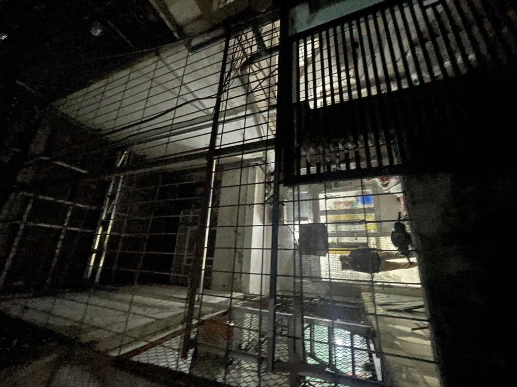 Bán nhà Trịnh Đình Cửu - diện tích 64m2 3 tầng - Bán đất tặng nhà - giá 11,5 tỷ