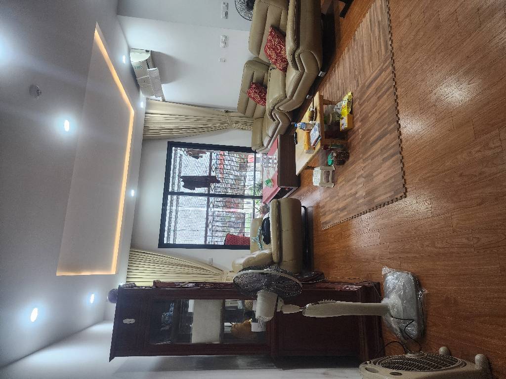 Bán nhà Đại Từ - diện tích 95.3m2 1 tầng - Lô góc thoáng sáng - giá 9 tỷ