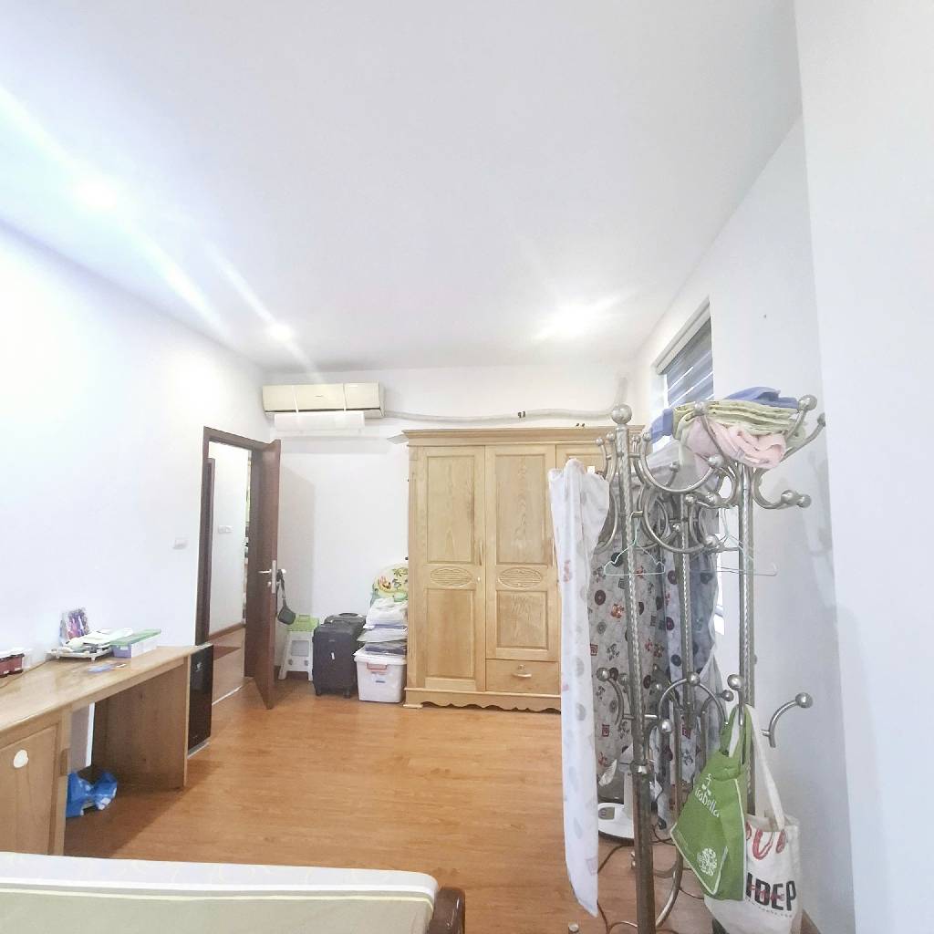 Bán nhà Đại Từ - diện tích 95.3m2 1 tầng - Lô góc thoáng sáng - giá 9 tỷ