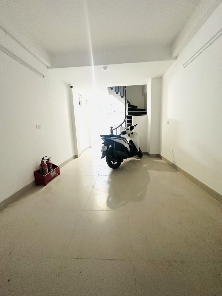 Bán nhà Trương Định - diện tích 42.2m2 5 tầng - Sổ đỏ chính chủ - giá 10,5 tỷ