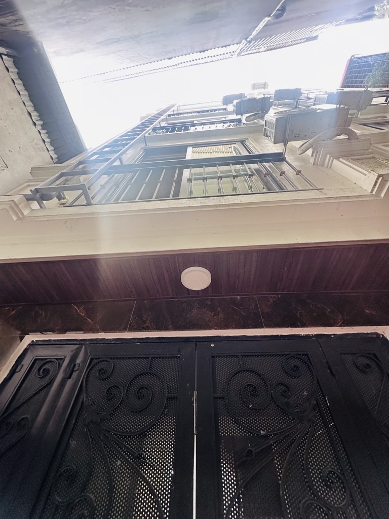 Bán nhà Trương Định - diện tích 42.2m2 5 tầng - Sổ đỏ chính chủ - giá 10,5 tỷ