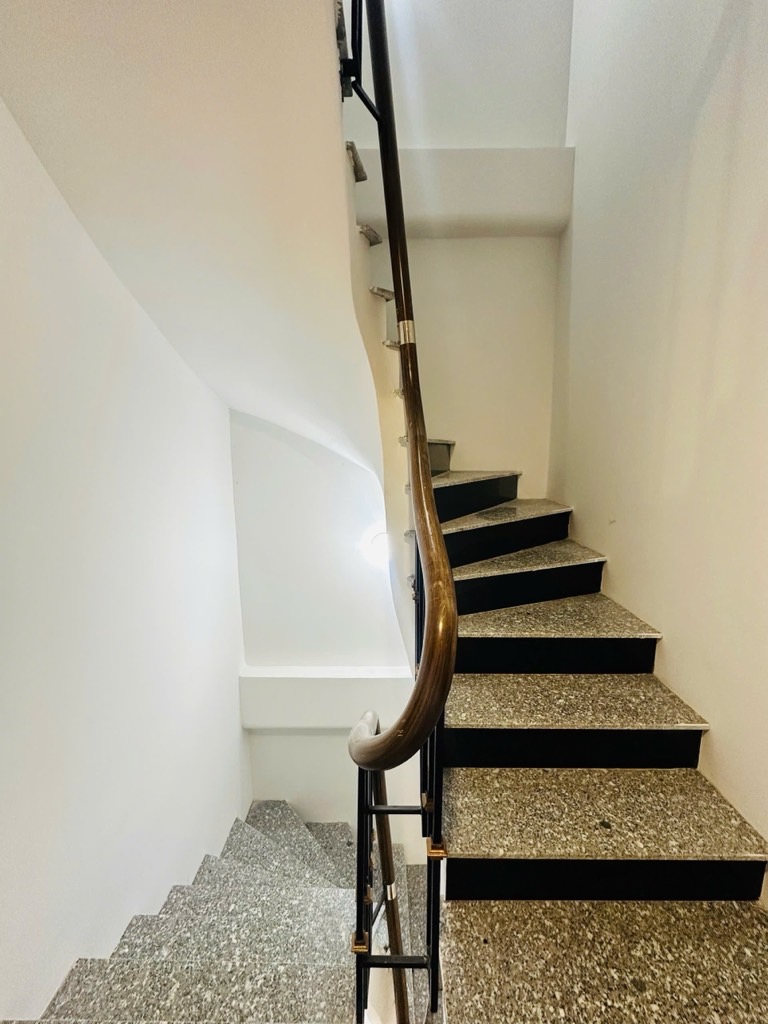 Bán nhà Trương Định - diện tích 42.2m2 5 tầng - Sổ đỏ chính chủ - giá 10,5 tỷ