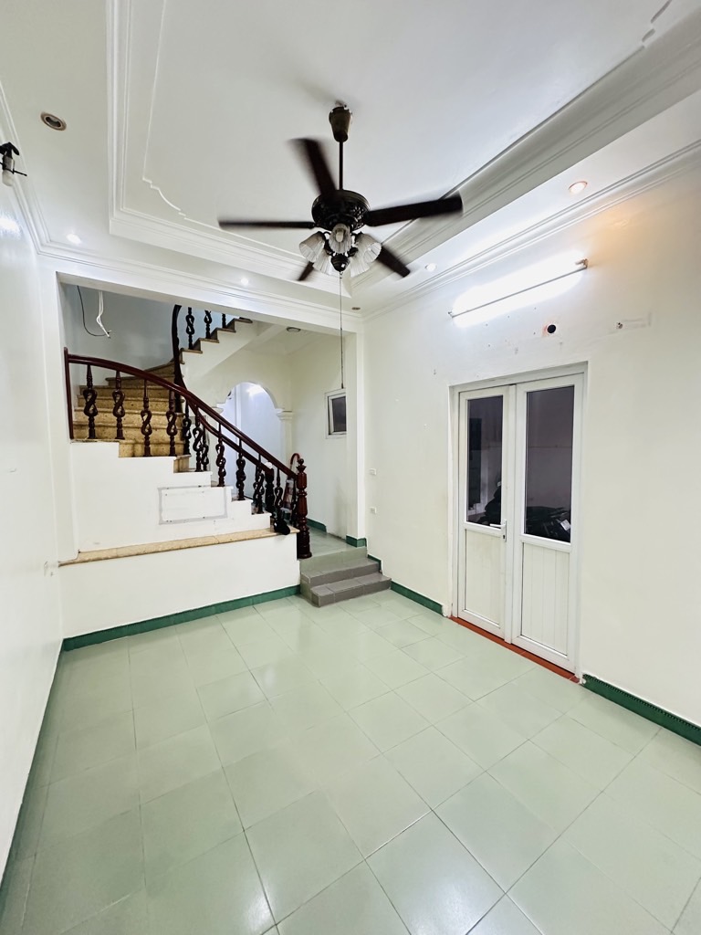 Bán nhà Nam Dư - diện tích 50m2 4 tầng - Ô tô đỗ cửa - giá 8,5 tỷ