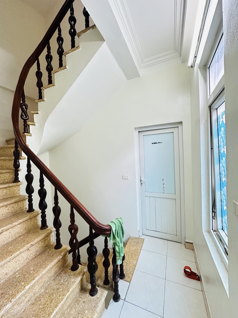 Bán nhà Nam Dư - diện tích 50m2 4 tầng - Ô tô đỗ cửa - giá 8,5 tỷ