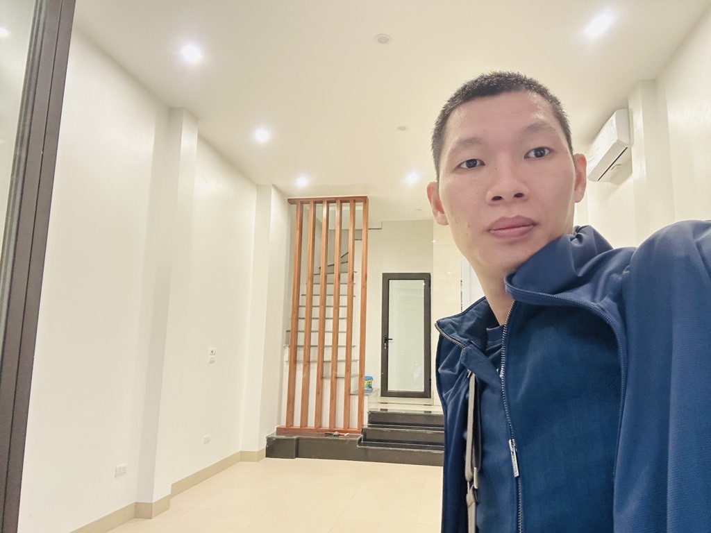 Bán nhà Kim Đồng - diện tích 36m2 7 tầng - Ô TÔ TRÁNH NHAU - giá 17,5 tỷ