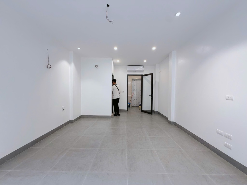 Bán nhà Kim Đồng - diện tích 36m2 7 tầng - Ô TÔ TRÁNH NHAU - giá 17,5 tỷ