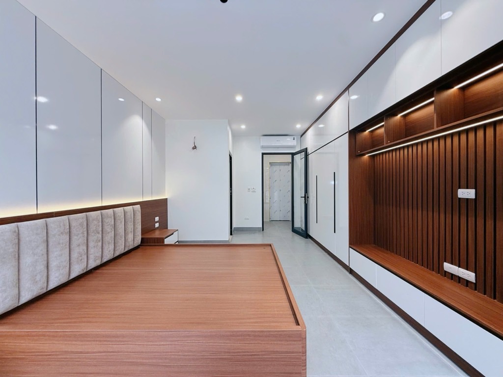 Bán nhà Kim Đồng - diện tích 36m2 7 tầng - Ô TÔ TRÁNH NHAU - giá 17,5 tỷ