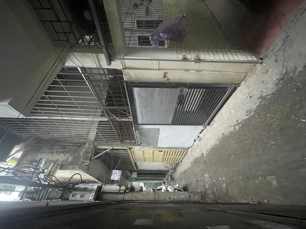 Bán nhà Trịnh Đình Cửu - diện tích 64m2 3 tầng - Bán đất tặng nhà - giá 11,5 tỷ