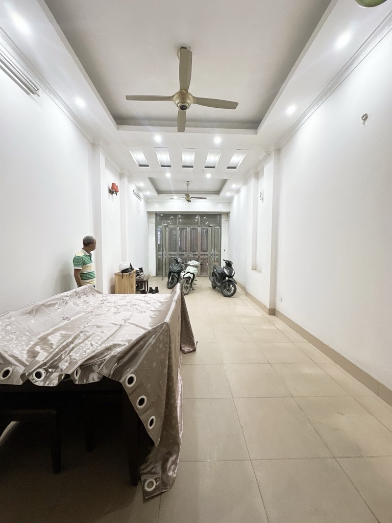 Bán nhà Bùi Xương Trạch - diện tích 61.7m2 6 tầng - Ô TÔ KINH DOANH - giá 20 tỷ