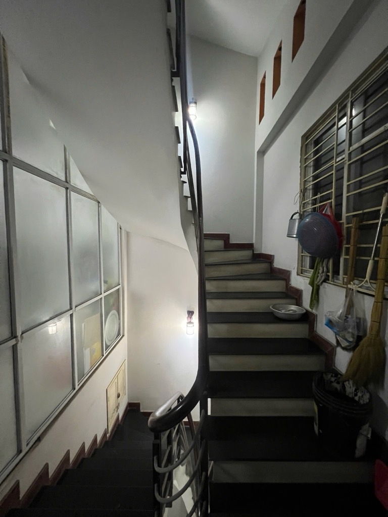 Bán nhà Bùi Xương Trạch - diện tích 61.7m2 6 tầng - Ô TÔ KINH DOANH - giá 20 tỷ