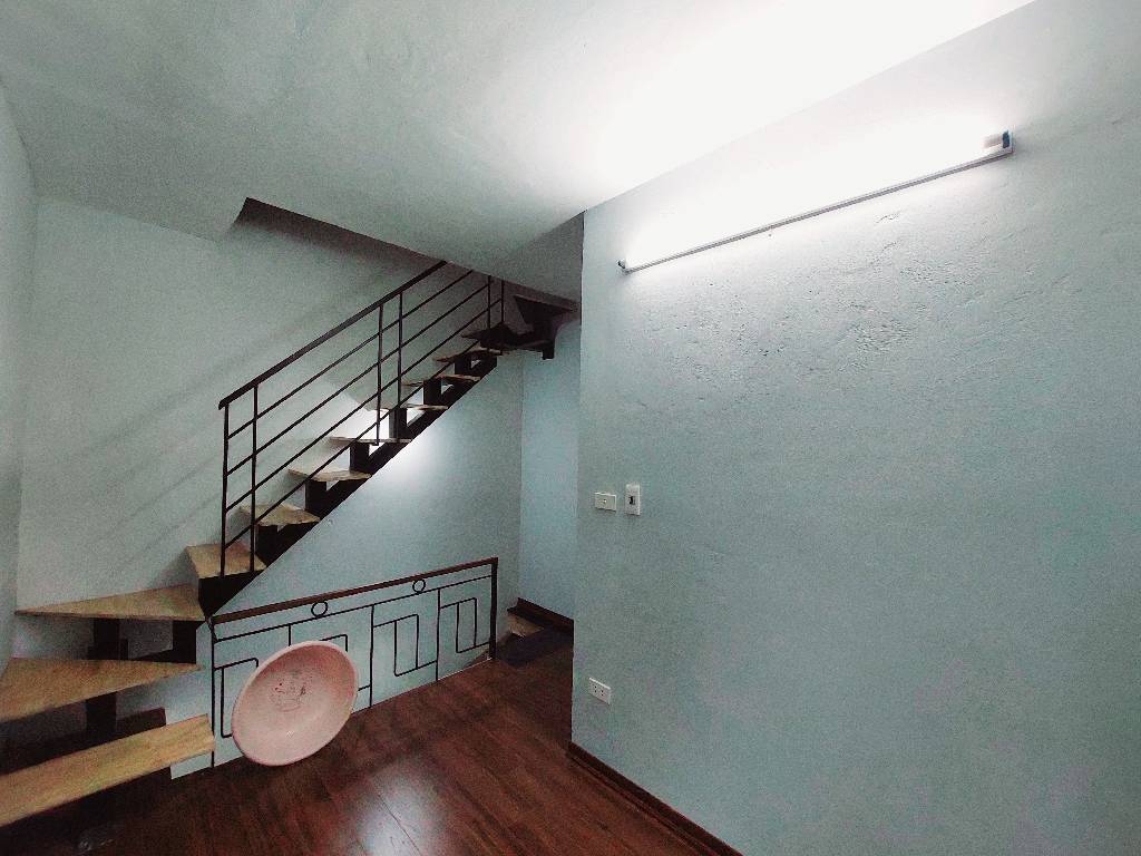 Bán nhà Tân Mai - diện tích 15.1m2 4 tầng - ô tô cách vài bước chân - giá 2,48 tỷ