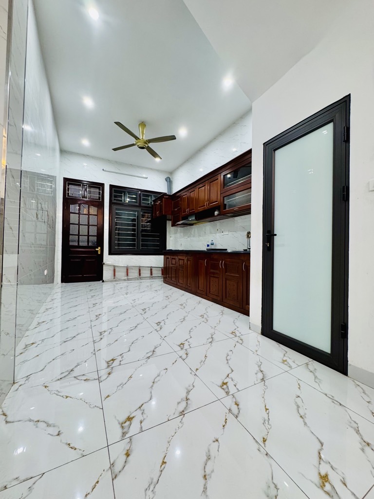 Bán nhà Mai Động - diện tích 50m2 4 tầng - ô tô đỗ cổng - giá 8,2 tỷ