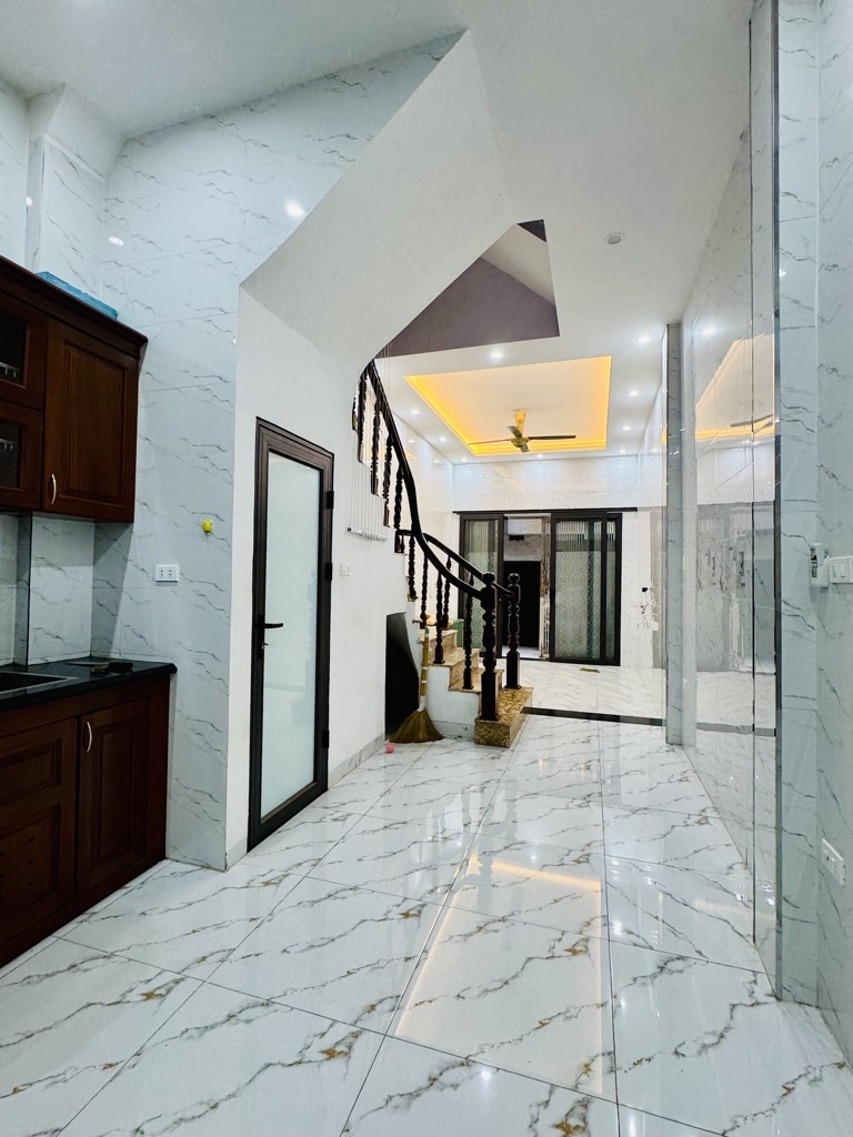 Bán nhà Mai Động - diện tích 50m2 4 tầng - ô tô đỗ cổng - giá 8,2 tỷ