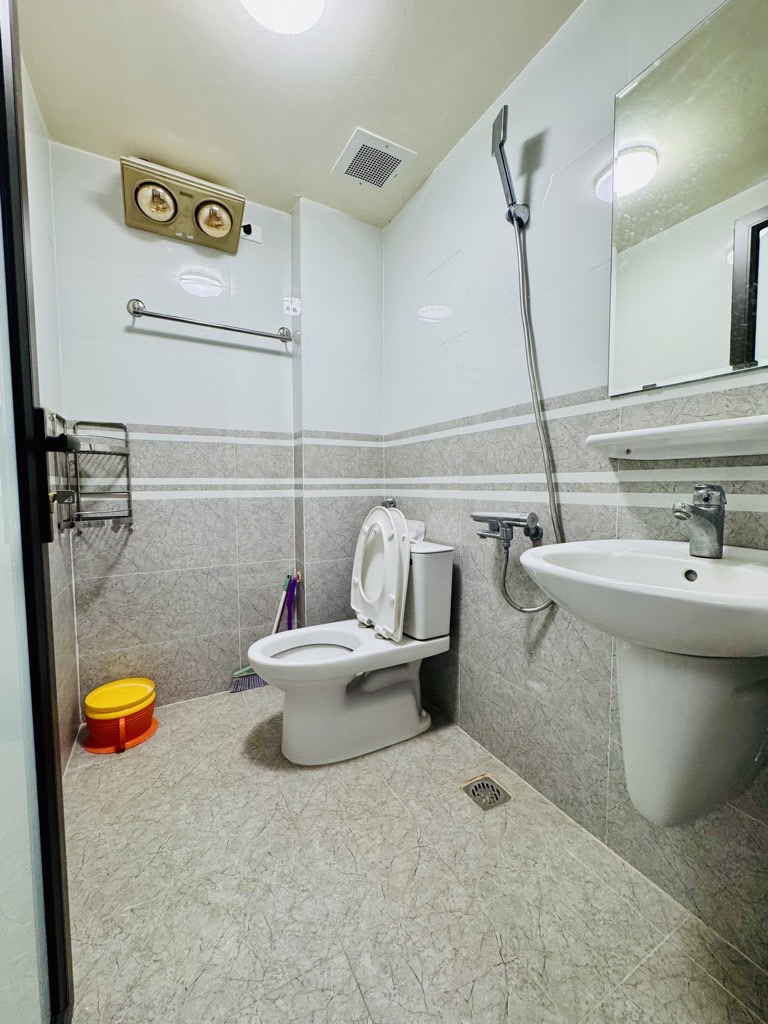 Bán nhà Mai Động - diện tích 50m2 4 tầng - ô tô đỗ cổng - giá 8,2 tỷ