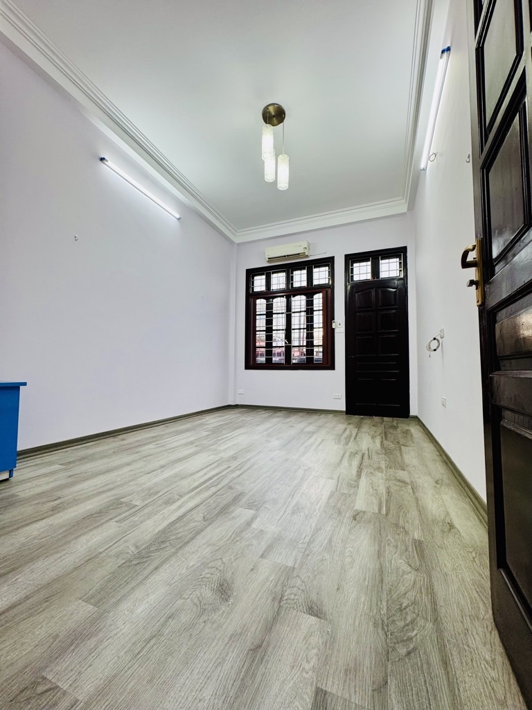 Bán nhà Mai Động - diện tích 50m2 4 tầng - ô tô đỗ cổng - giá 8,2 tỷ