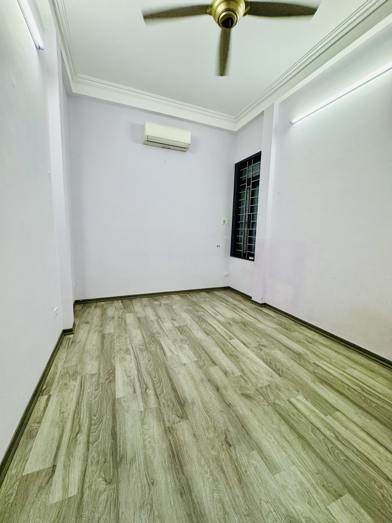 Bán nhà Mai Động - diện tích 50m2 4 tầng - ô tô đỗ cổng - giá 8,2 tỷ