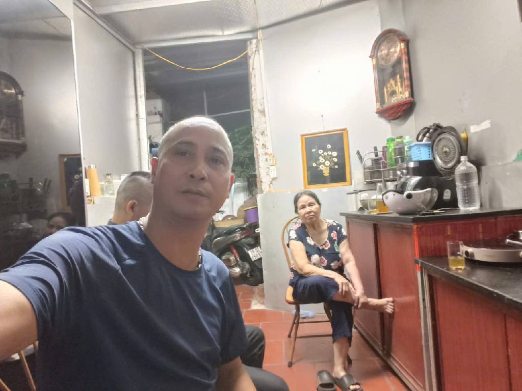 Bán nhà Ngõ quỳnh - diện tích 50m2 3 tầng - Mặt ngõ thông ô tô - giá 12,5 tỷ