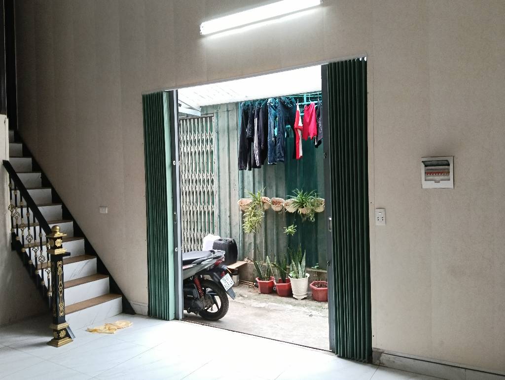 Bán nhà Định Công Hạ - diện tích 48m2 2 tầng - Ô TÔ TRÁNH NHAU 20M - giá 1,65 tỷ