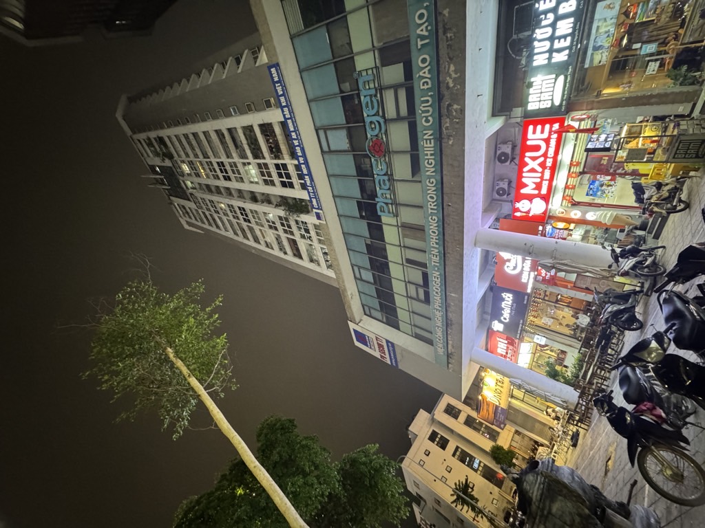 Bán nhà Phạm Ngọc Thạch - diện tích 80m2 1 tầng - Căn góc, ô tô để trong nhà - giá 8,8 tỷ