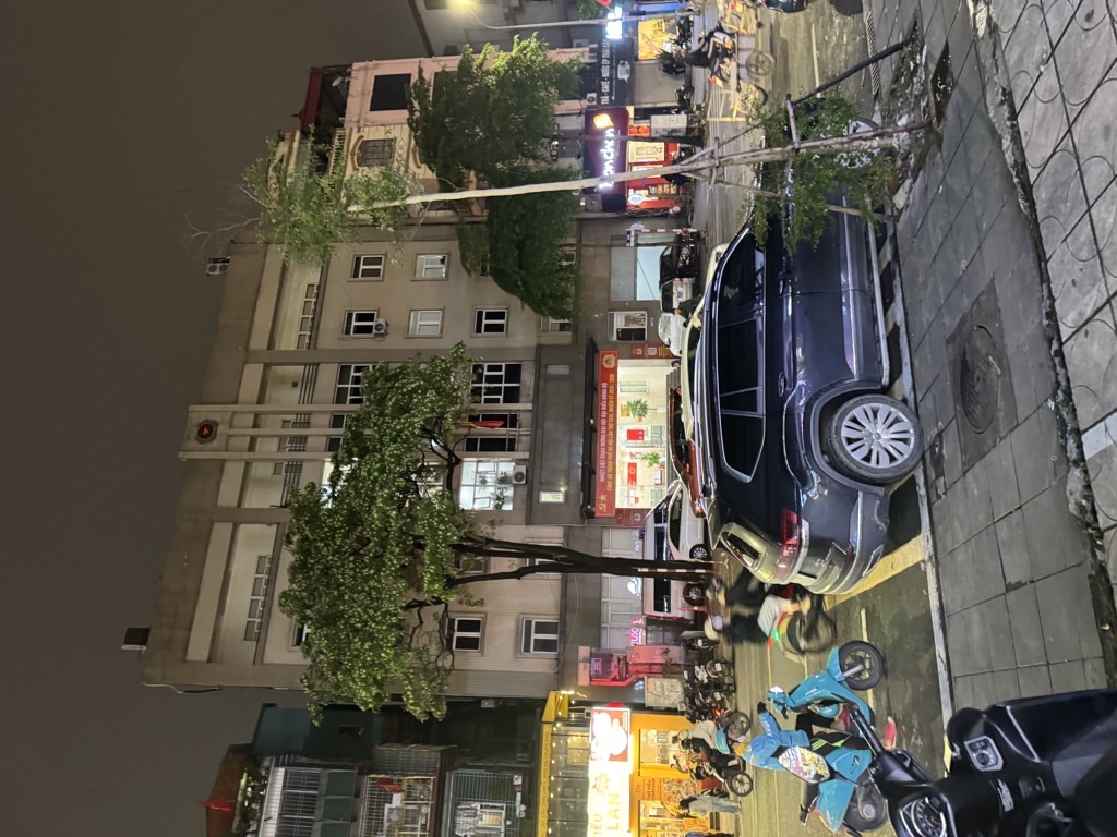 Bán nhà Phạm Ngọc Thạch - diện tích 80m2 1 tầng - Căn góc, ô tô để trong nhà - giá 8,8 tỷ