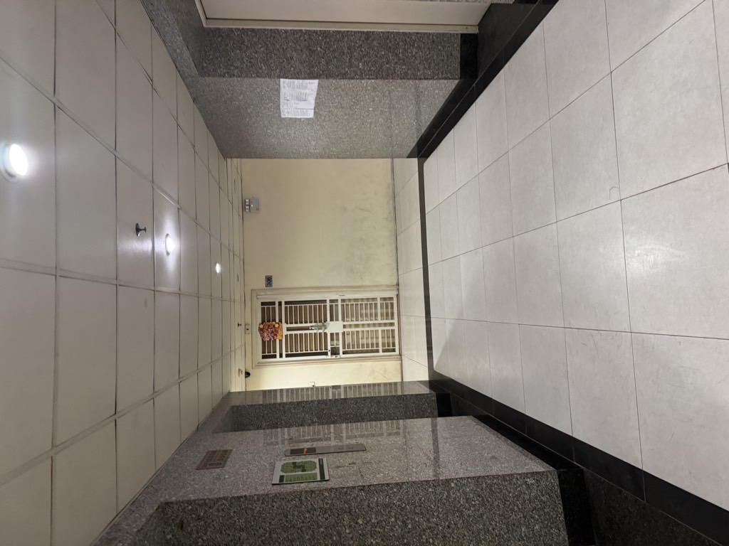 Bán nhà Phạm Ngọc Thạch - diện tích 80m2 1 tầng - Căn góc, ô tô để trong nhà - giá 8,8 tỷ