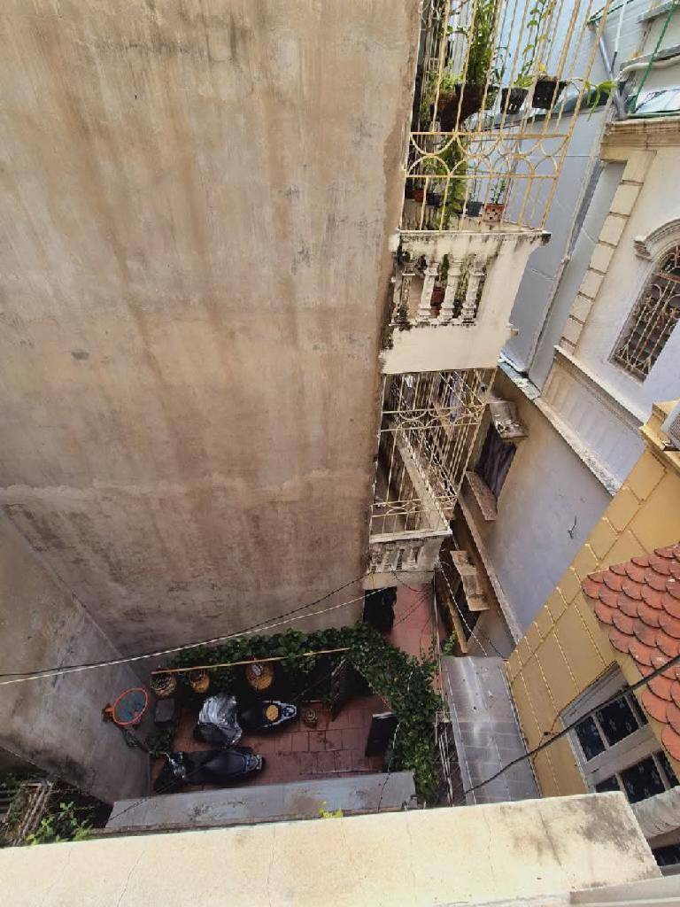 Bán nhà Ngõ Hoà Bình - diện tích 30m2 6 tầng - Lô góc, gần phố - giá 8,5 tỷ