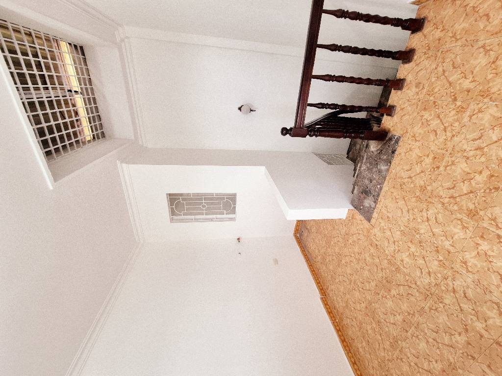 Bán nhà Trường Chinh - diện tích 30m2 5 tầng - Ô tô đỗ cửa - giá 7,5 tỷ