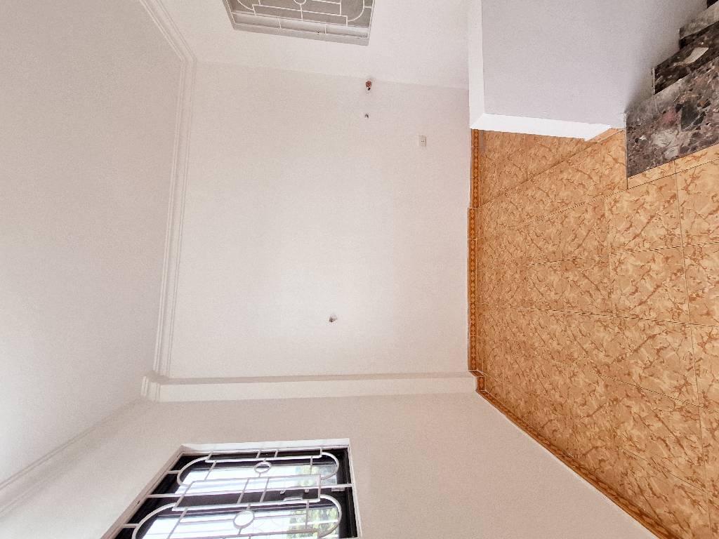 Bán nhà Trường Chinh - diện tích 30m2 5 tầng - Ô tô đỗ cửa - giá 7,5 tỷ