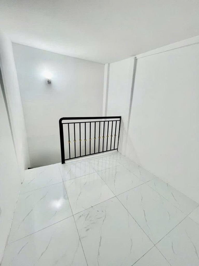 Bán nhà Trương Định - diện tích 18m2 5 tầng - Nhà đẹp hiếm có - giá 4,8 tỷ