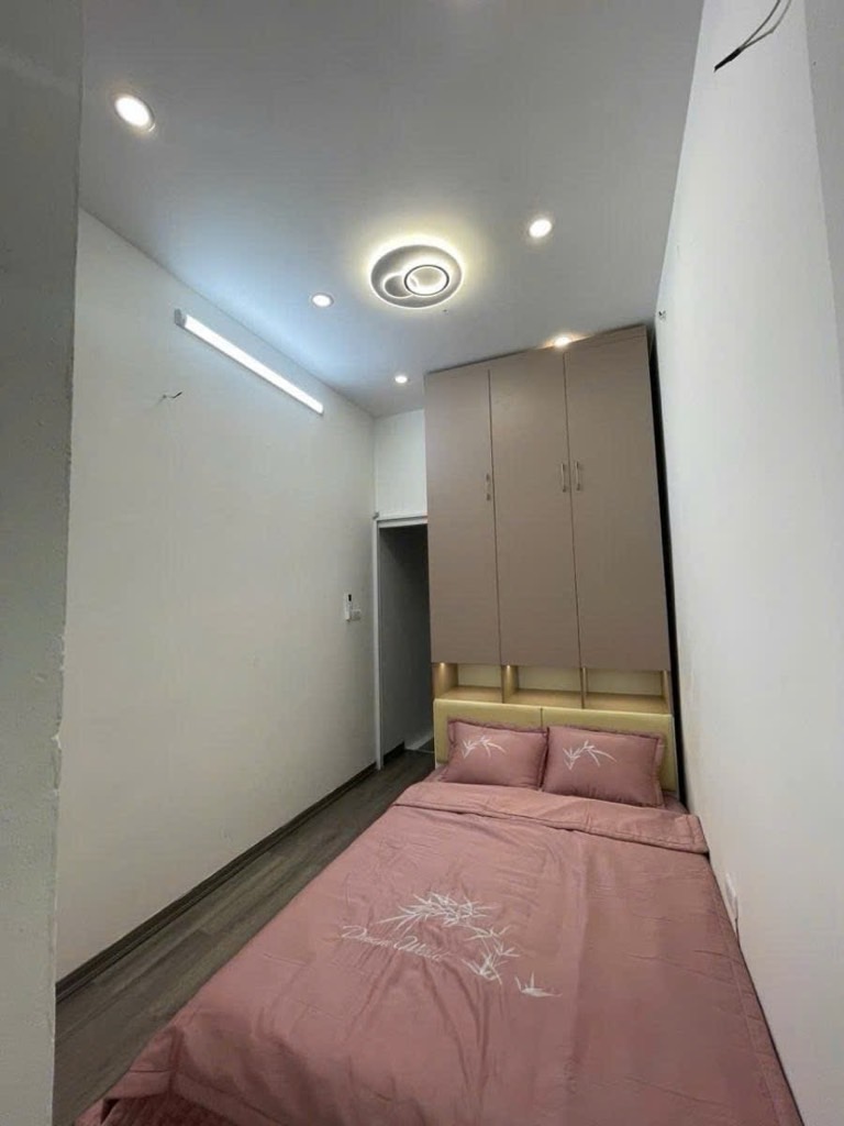 Bán nhà Trương Định - diện tích 18m2 5 tầng - Nhà đẹp hiếm có - giá 4,8 tỷ