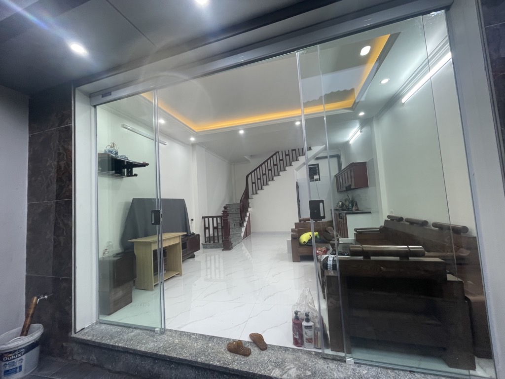 Bán nhà Định Công - diện tích 36.6m2 2 tầng - Nhà Mới Kinh Koong, ô tô tránh - giá 3,3 tỷ