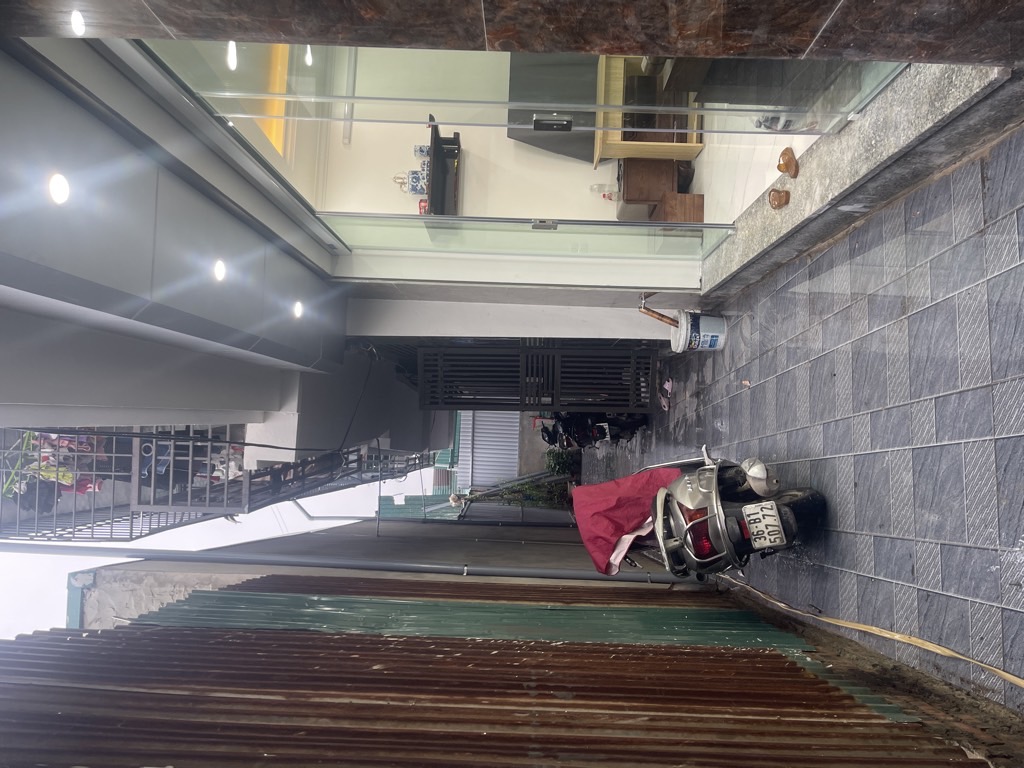 Bán nhà Định Công - diện tích 36.6m2 2 tầng - Nhà Mới Kinh Koong, ô tô tránh - giá 3,3 tỷ