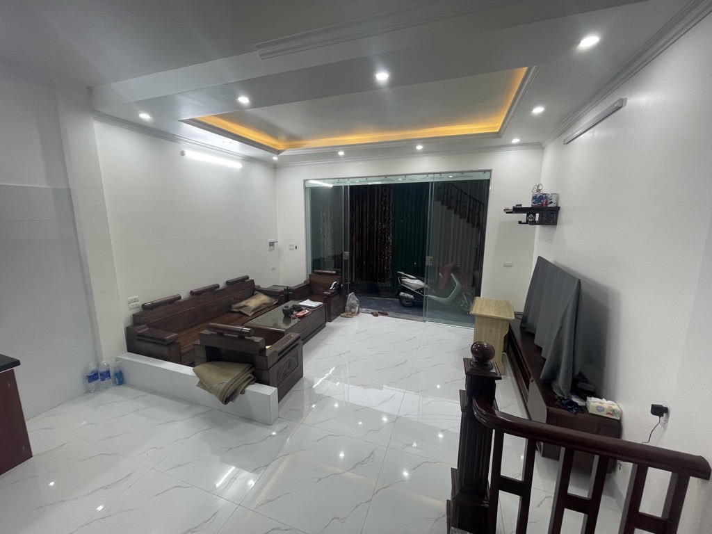 Bán nhà Định Công - diện tích 36.6m2 2 tầng - Nhà Mới Kinh Koong, ô tô tránh - giá 3,3 tỷ