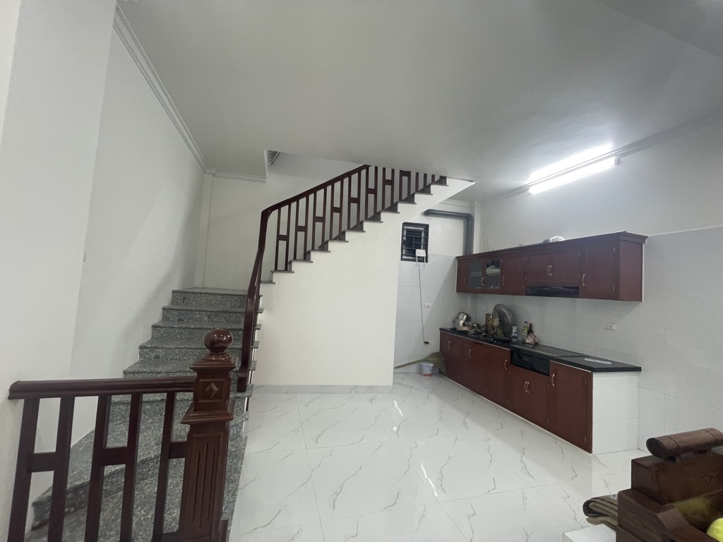 Bán nhà Định Công - diện tích 36.6m2 2 tầng - Nhà Mới Kinh Koong, ô tô tránh - giá 3,3 tỷ